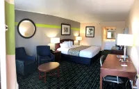 Magnuson Hotel Virginia Beach - Motels
