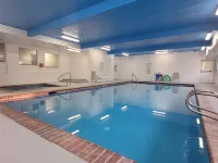 Quality Inn & Suites Wilsonville - Pools