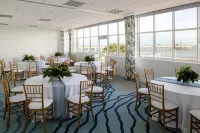 Tides Folly Beach, Charleston's Oceanfront Hotel - breakfast