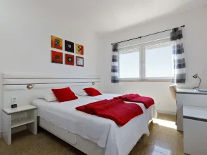 Ark Beach Apartments