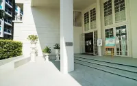 Summer Huahin Condo 2 Bedrooms Pool View Classic Room