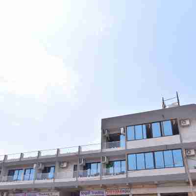 Hotel Savera Inn Hotel Exterior