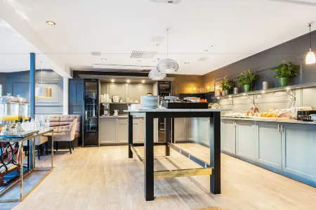 Home Hotel Kung Oscar Отели в г. Трольхеттан