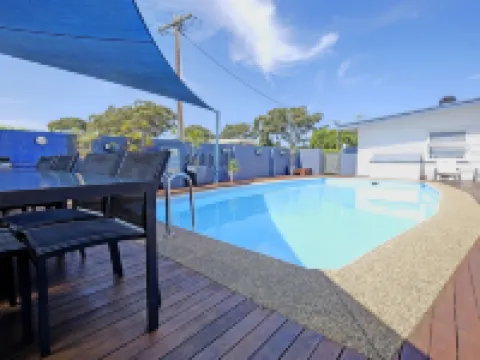 Bali Hi Motel Hotels in Tuncurry