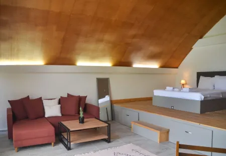 Quonset Glamping Отели в г. Сеферихисар