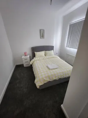Home Away from Home in Burton on Trent Các khách sạn ở Burton-on-Trent