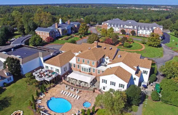 弗吉尼亞州十字酒店，希爾頓啟繽精選