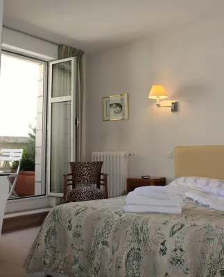هوتل مايتاجاريا Hotels near Rocher de la Vierge