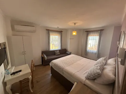 博茲賈阿達維蒂斯酒店