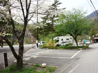 Guesthouse Tomoshibi - parkir