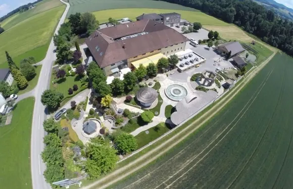 厄爾尼斯加斯霍夫菲克塔伯酒店