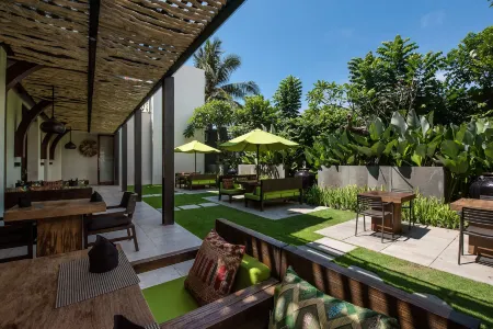 Kemangi Bed and Breakfast Отели рядом с достопримечательностью «Pantai Selong Belanak»