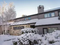 Pine Ridge Inn Hotels in Bend