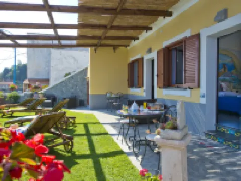 La Mela Blu Ξενοδοχεία στην πόλη Φουρόρε