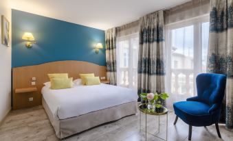 Auberge du Poids Public Logis Hotel
