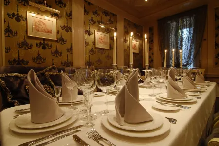 Swiss Hotel Отели рядом с достопримечательностью «Арсенал»