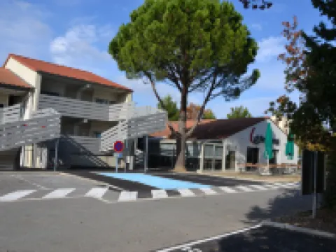 Campanile NATURE - Orange Hotels in Orange