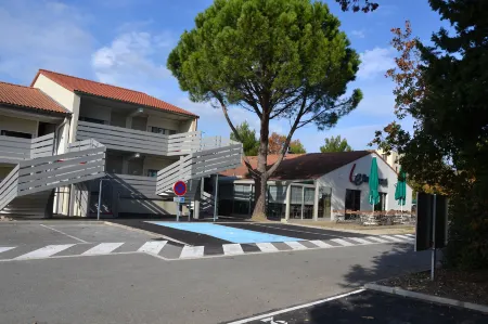 Campanile Orange Отели в г. Оранж