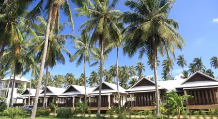 Phangka Paradise Resort Отели рядом с достопримечательностью «Guan-Yu Koh Samui Shrine»