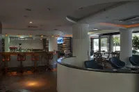 Master Porto Alegre Hotel - Av Carlos Gomes, Próximo ao Consulado Americano - bar