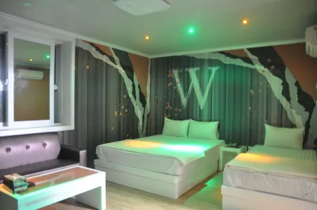 W Motel