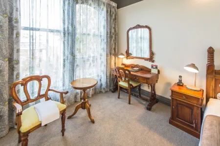 Rutland Arms Inn Отели в г. Уонгануи