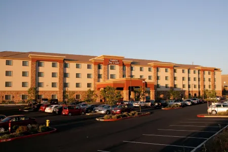 Hampton Inn & Suites Folsom Отели в г. Эльдорадо-Хиллз