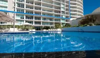 Kirra Surf Apartments - Ocean View