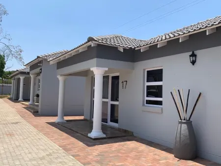 La Fiato Luxury Lodge Отели в г. Polokwane Local Municipality