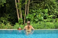 Arumdalu Private Resort - Pools