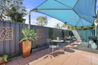 Beachmere Palms Motel Hotels in Woorim