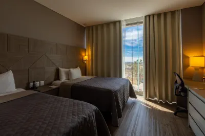Hotel Glow Point - Mulza Hoteles cerca de Plaza de los Fundadores