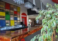 Serpina Hotel - Barer
