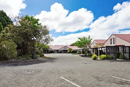 Balmoral Lodge Motel Отели в г. Инверкаргилл