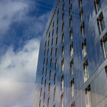 Hotel La Tour Отели рядом с достопримечательностью «Железнодорожный вокзал Блетчли»