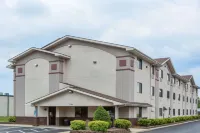 Super 8 by Wyndham Danville VA Hotels near Averett University Flight Center