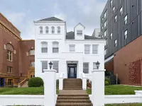 White House at Grand Central Hotels in der Nähe von The Saint Louis University Museum of Art