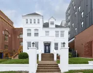 White House at Grand Central Các khách sạn gần Saint Louis University School for Professional Studies