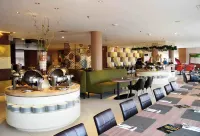 Crown Prince Hotel Surabaya Managed by Midtown Indonesia - Aamiainen