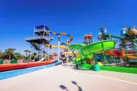 Coco Key Hotel & Water Park Resort - de playa