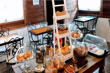 Hotel Finca Aldabra Отели в г. Кентар