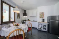 The Rock View - Happy Rentals - Apartments