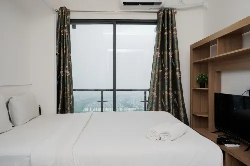 Elegant and Comfortable Studio Sky House BSD Apartment