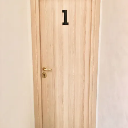 Roema Guest House Отели рядом с достопримечательностью «Станция метро Cipro»