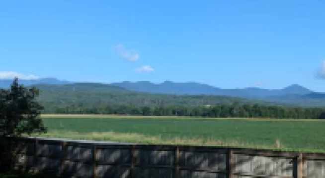 ストウ リトリート マウンテン ビューズ & フェンスド バックヤード バイ レッドオーニング