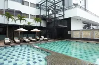 AIHO HOTEL MEDAN - Pools