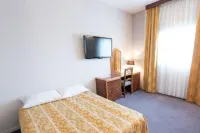 Le Manoir Hotels in Orchies