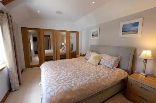 Priory Cottage - Luxury Cottage, Near to Beach