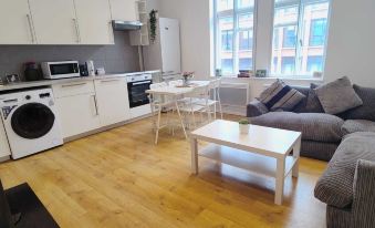 Spacious 3 Bed Flat Near Liverpool Street, Spitalfields