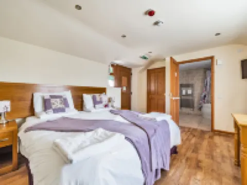 The Golden Fleece Hotels in Chard